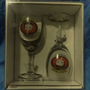 Devil Betty boop wine glass pair with charms